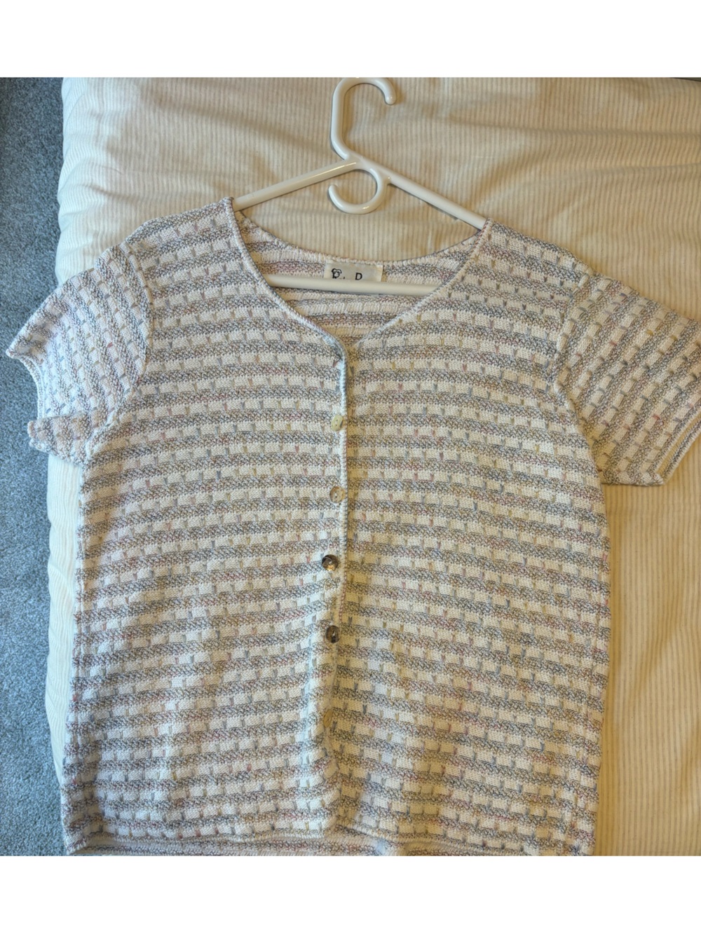 Vintage Knit Short-Sleeve Cardigan Top in Cream and Light Gray